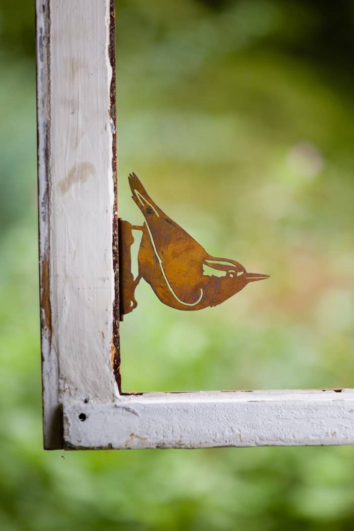 Elegant Garden Design - Nuthatch Tab