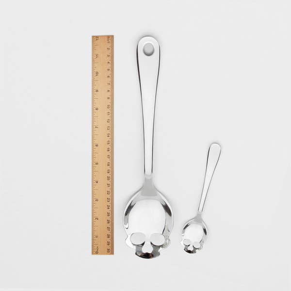 SUCK UK Ltd - USA - Skull Serving Spoon - XL stainless steel skull shaped spoon