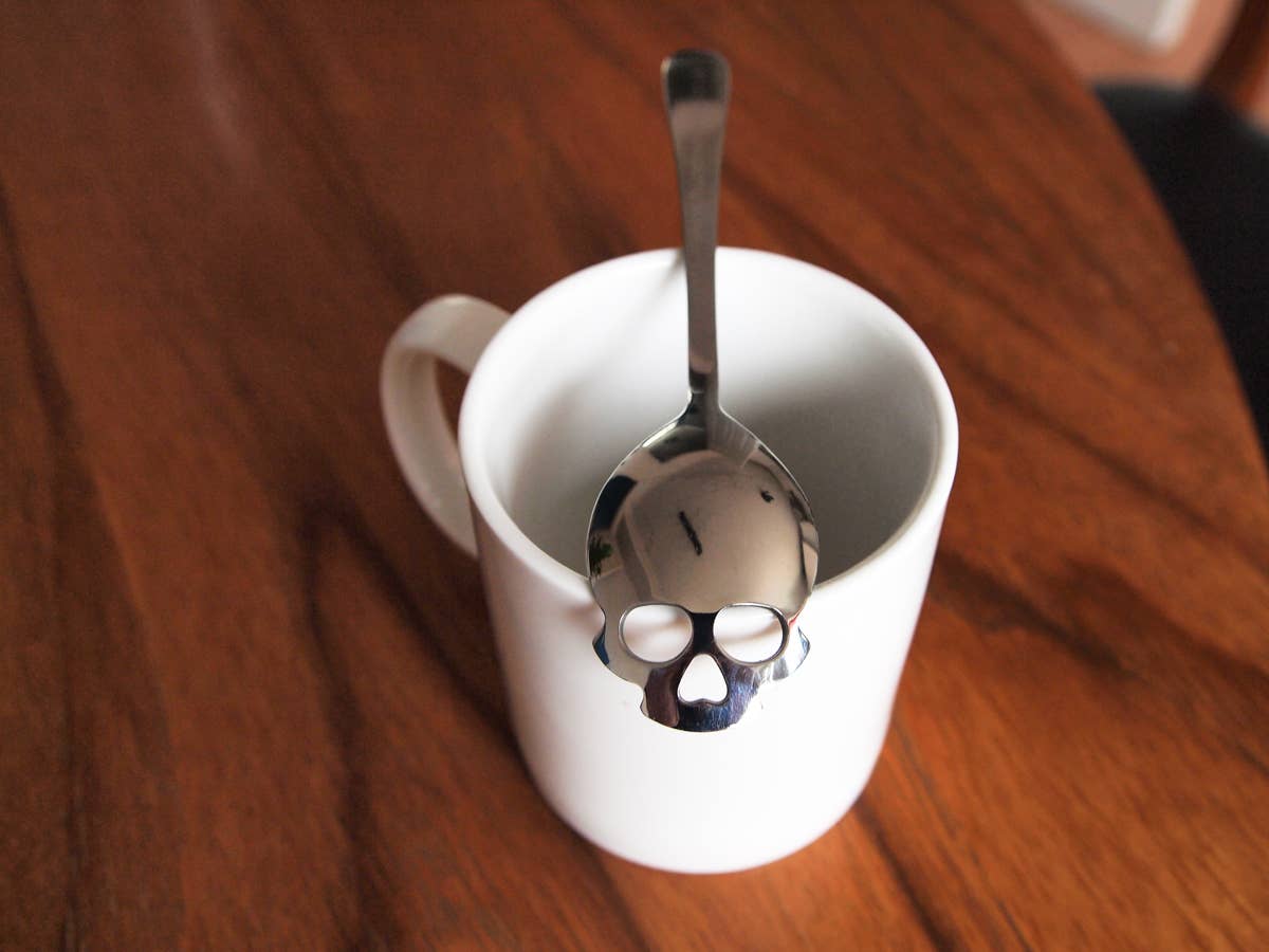 SUCK UK Ltd - USA - Skull Sugar-Spoon - Stainless steel teaspoon with cut-outs: Silver