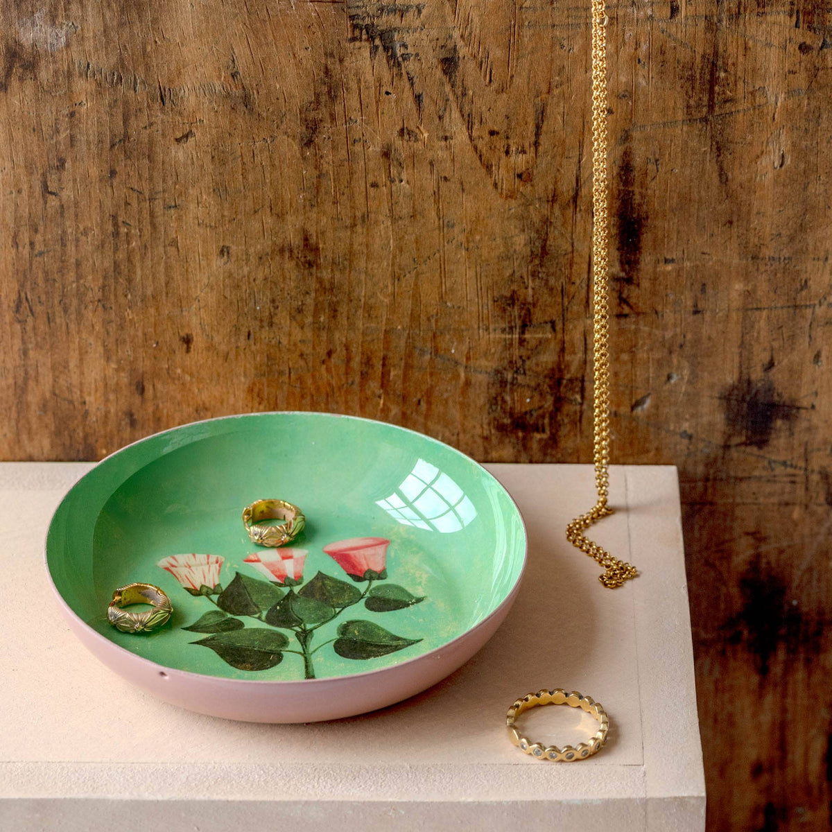 Roomytown Inc - Round Enamel Tray - Festival of Flowers