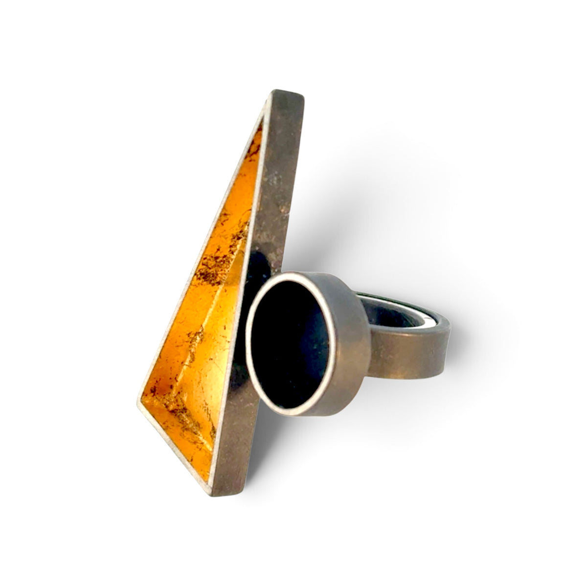 Dirigible Design: Shape Ring with 24k gold