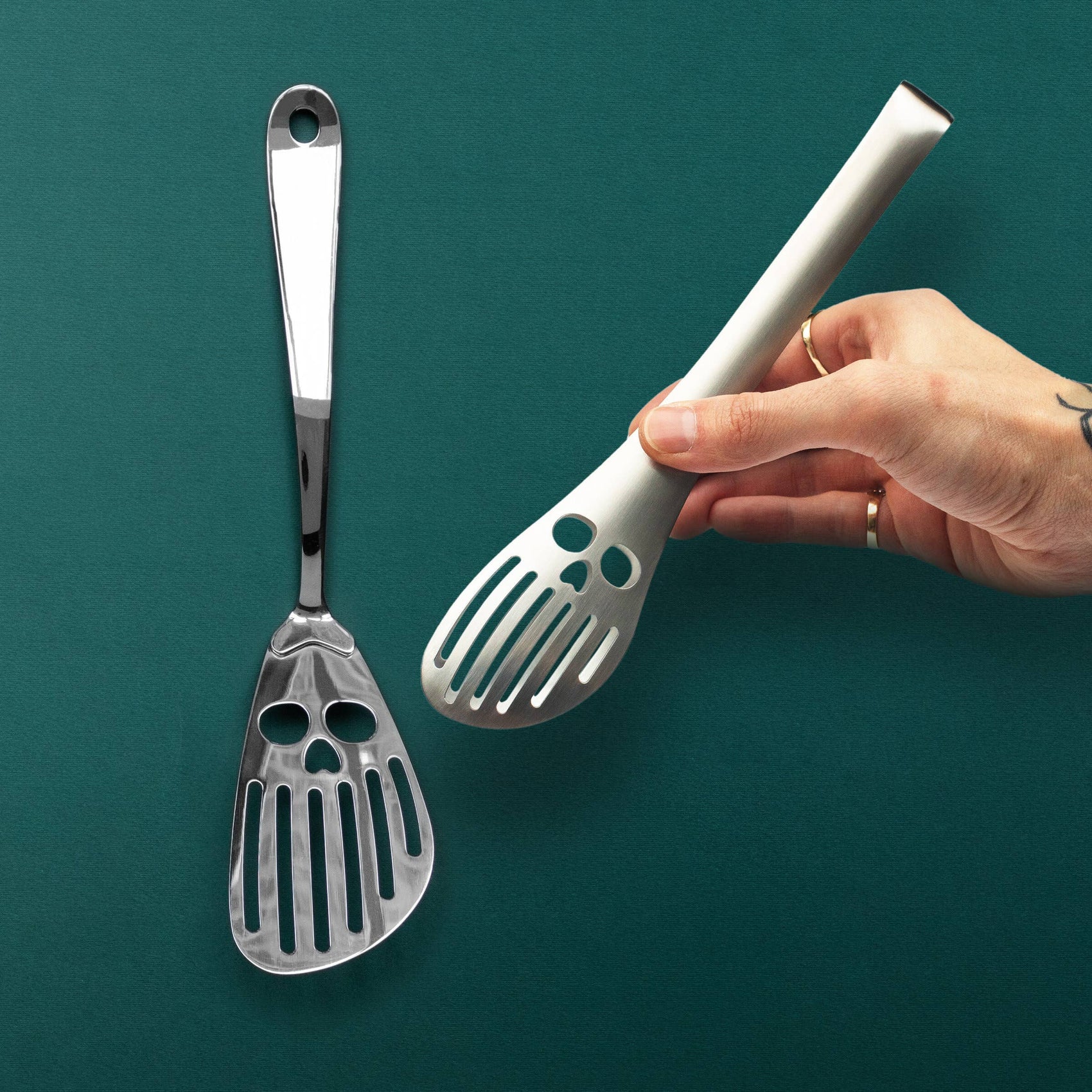 SUCK UK Ltd - USA - Skull Tongs - Stainless-steel kitchenware for tough chefs