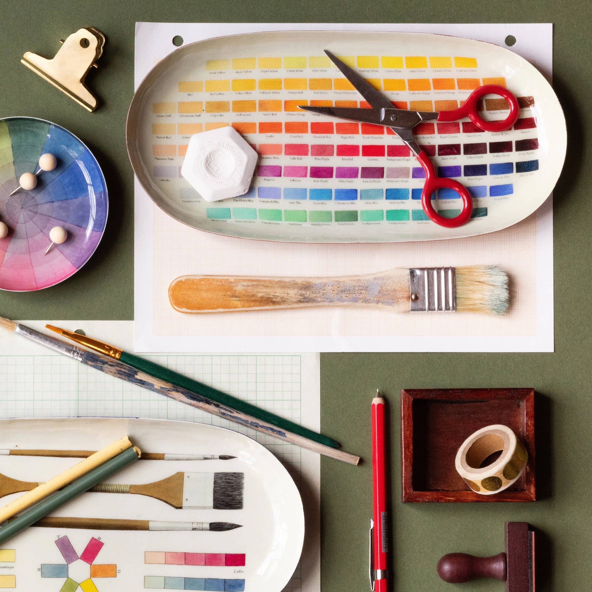 Roomytown Inc - Oval Enamel Tray - Nomenclature of Colors