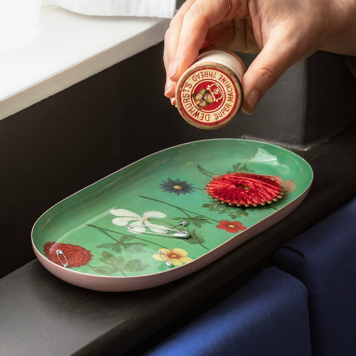 Roomytown Inc - Oval Enamel Tray - Festival of Flowers